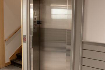 Harnett Regional Jetport, elevator