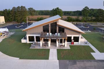 Harnett Regional Jetport, runway side